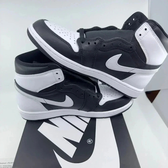 Athletic_Shoes